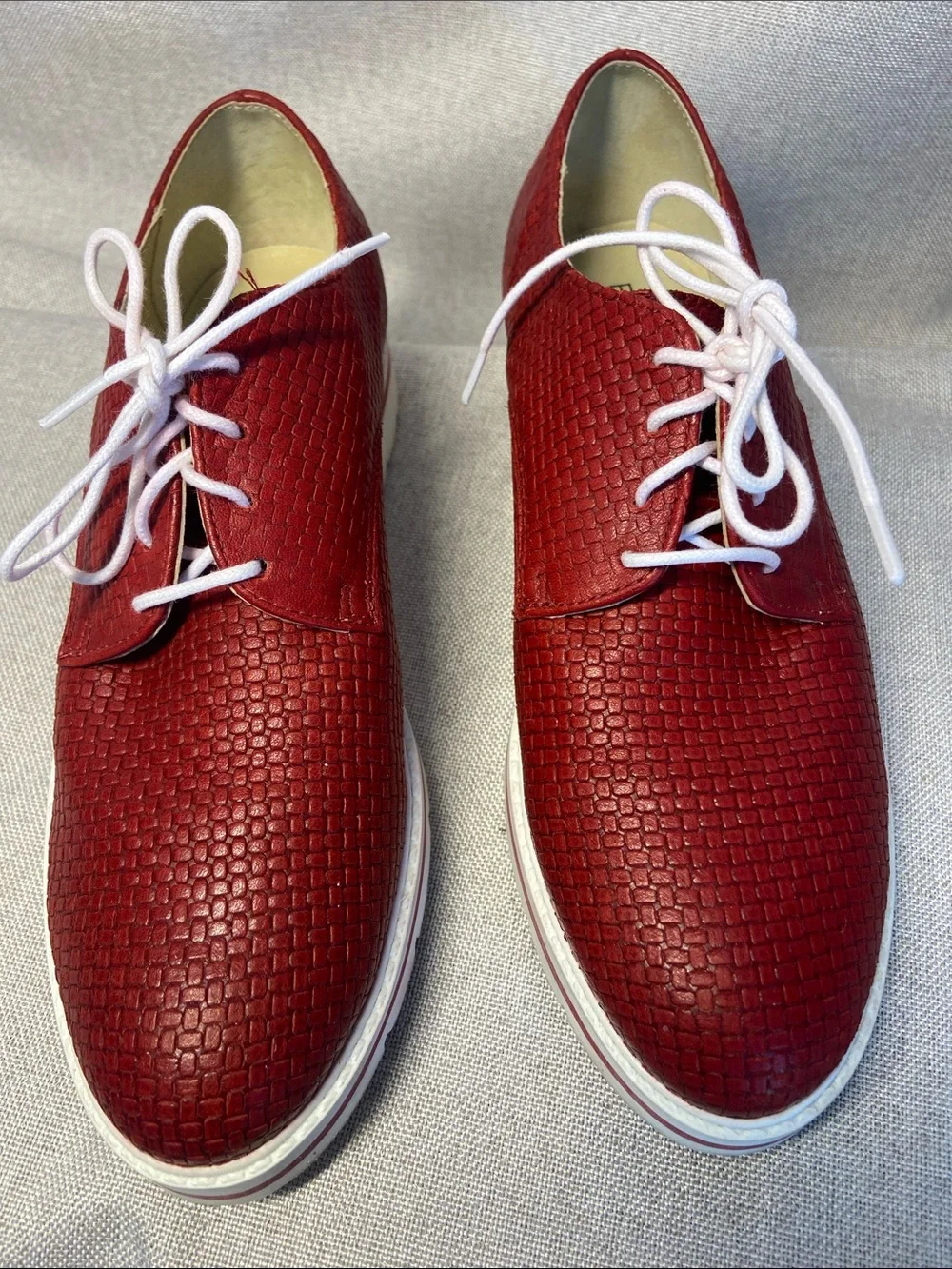 Bos. & Co. Lando Women’s Red Leather Lace-Up Platform Shoes, EU 39.